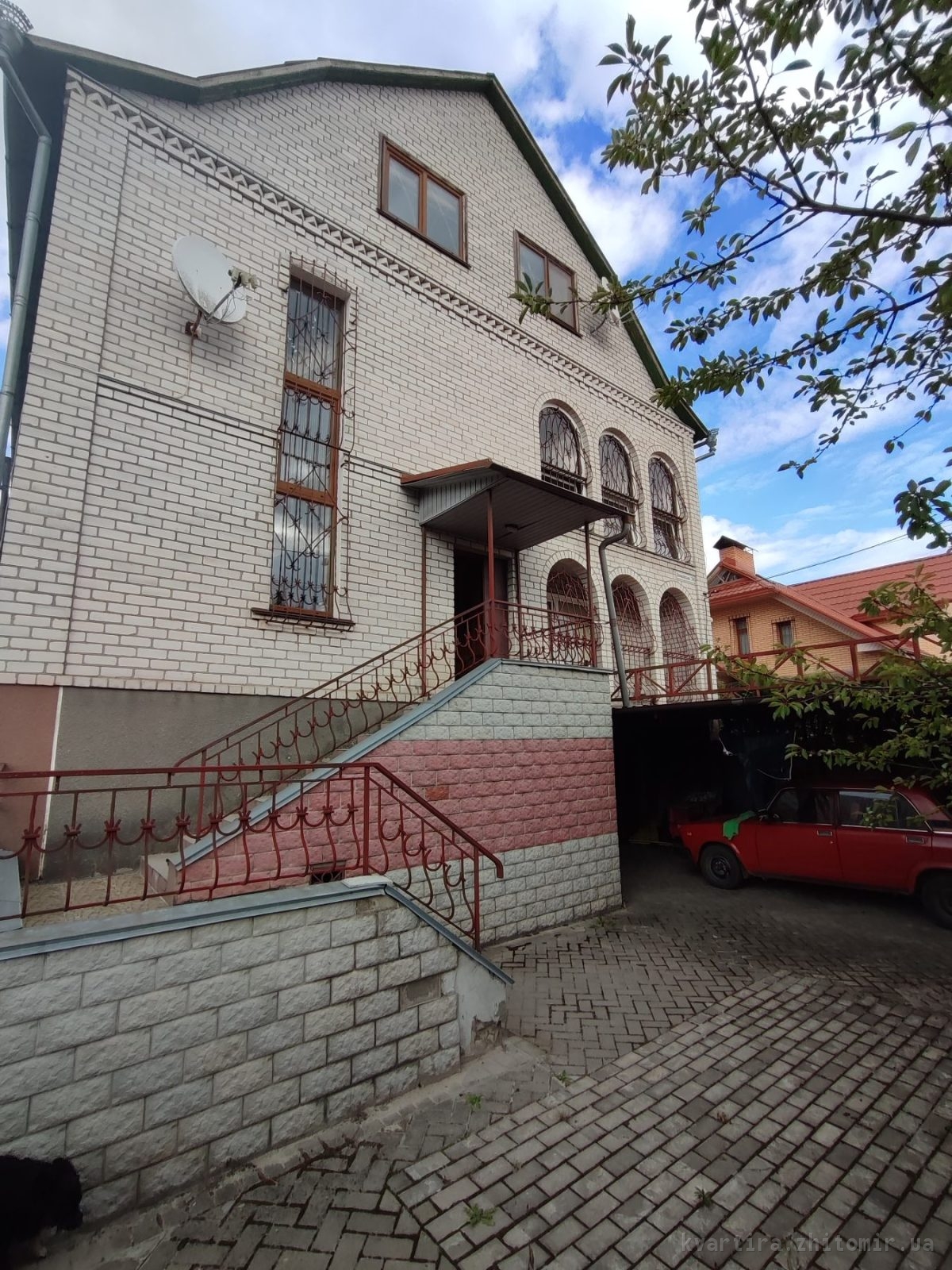Частина будинку
